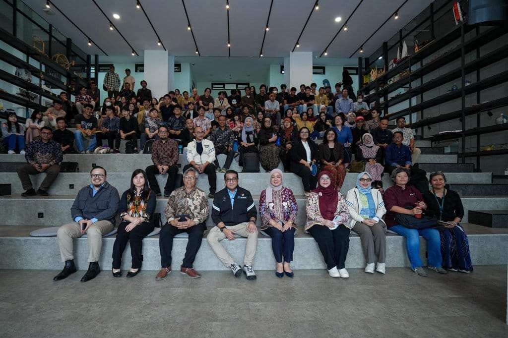 Menteri Ekonomi Kreatif/Kepala Badan Ekonomi Kreatif (Ekraf), Teuku Riefky Harsya, hadir sebagai Keynote Speaker pada Creative Consortium Summit & Innovation Challenge (CCSIC) 2026 di Institut Teknologi Bandung - Bandung, Jawa Barat, Kamis (24/09/2026). Foto/Dok. Kemenekraf Header Kemenekraf CCSIC