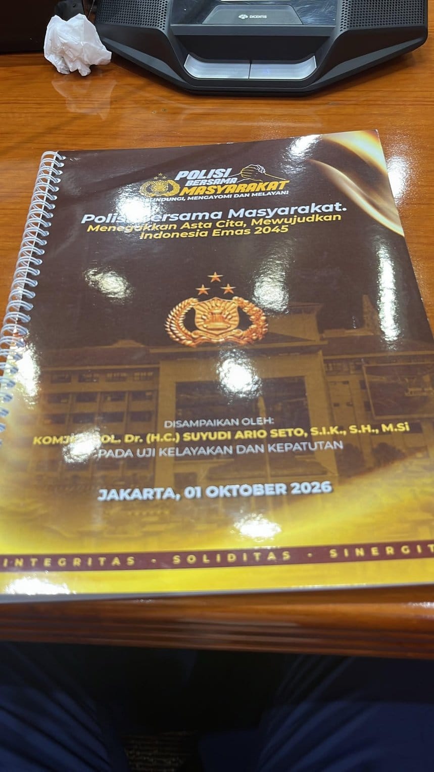 Dokumen uji kelayakan dan kepatutan calon Kapolri Komjen Pol Suyudi Ario Seto yang dibacakan di Komisi III DPR RI, Kamis (1/10/2026)/Dok. istimewa Dokumen Fit and Proper Test Suyudi Ario Seto