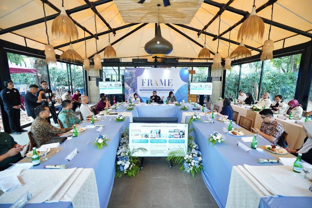 Menteri Ekraf, Teuku Riefky Harsya, bertemu dengan 30 pimpinan media nasional dalam acara Forum Redaksi & Aspirasi Media Ekraf (FRAME) di kawasan Senayan, Jakarta, Rabu (30/9/2026). foto/Dok. Kemenekraf Header Kemenekraf FRAME
