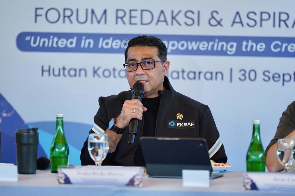Menteri Ekraf, Teuku Riefky Harsya, bertemu dengan 30 pimpinan media nasional dalam acara Forum Redaksi & Aspirasi Media Ekraf (FRAME) di kawasan Senayan, Jakarta, Rabu (30/9/2026). foto/Dok. Kemenekraf Header Kemenekraf FRAME