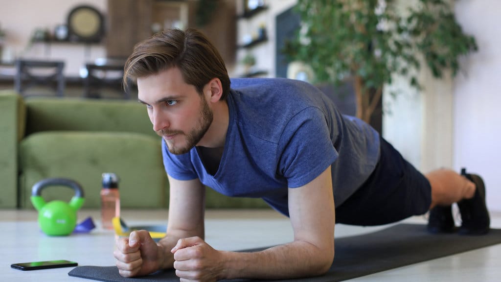 ilustrasi forearm plank. FOTO/iStockphoto ilustrasi forearm plank
