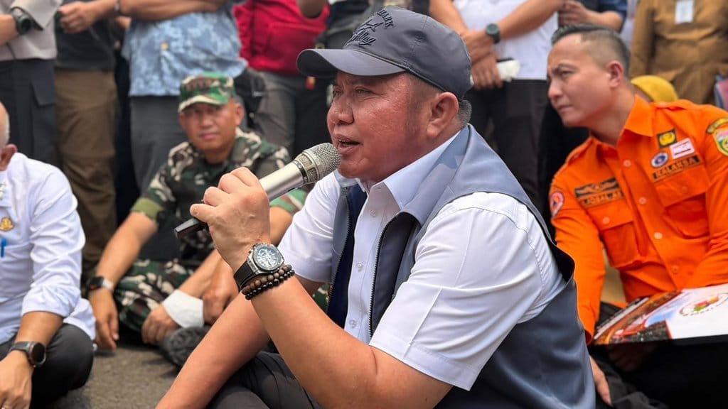 Gubernur Sumsel Herman Deru menerima massa dari mahasiswa Palembang, Senin (5/10/2026). FOTO/Irwanto Herman Deru