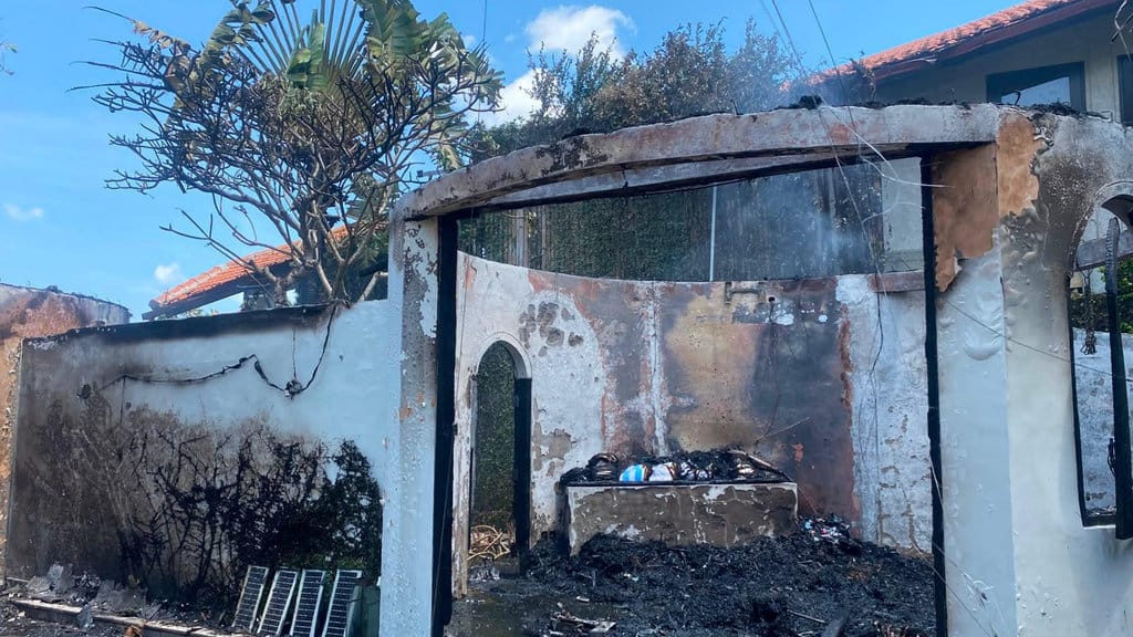 Vila Julia di Desa Tibubeneng, Kuta Utara, Badung yang ludes terbakar setelah WN Nepal mencoba usir laba-laba, Senin (5/10/2026). (FOTO/dok.Polres Badung) Kebakaran Vila Julia di Desa Tibubeneng