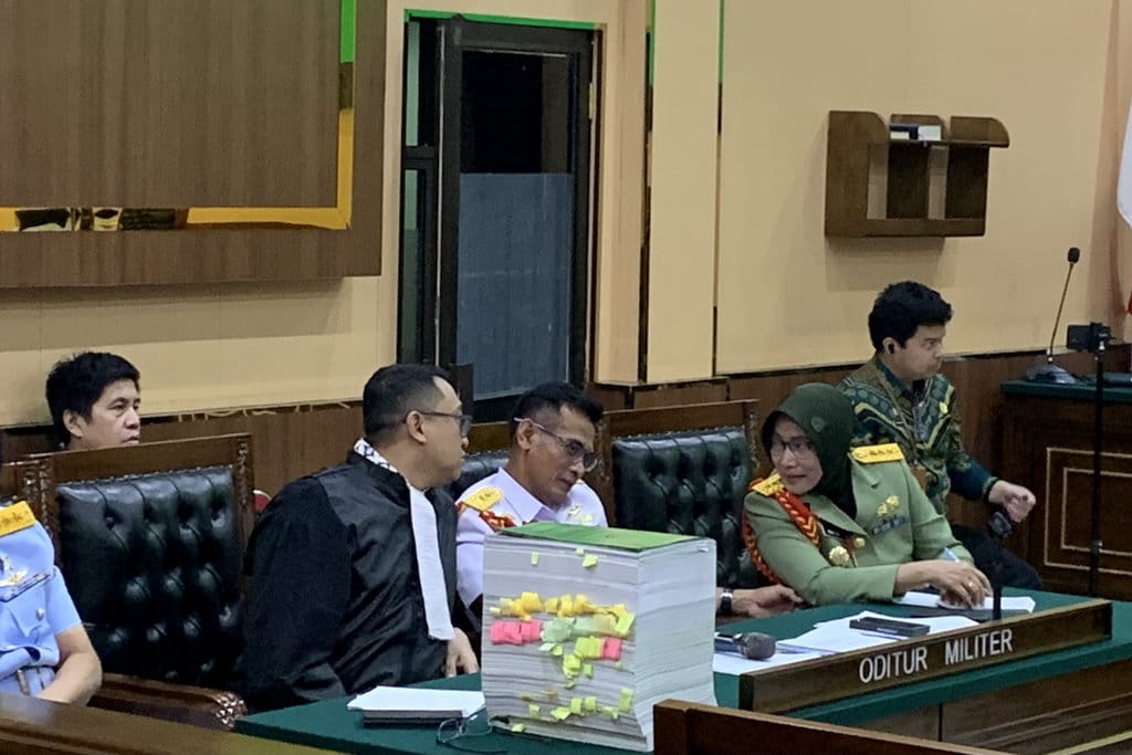 Penuntut umum koneksitas di sidang dugaan korupsi pengadaan lahan BUMD Cilacap di Pengadilan Tinggi Militer II Jakarta, Kamis (8/10/2026). tirto.id/Huda Sidang Kasus Widi Prasetijonoa
