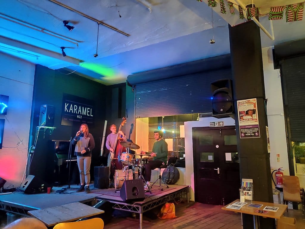 Konser di Karamel