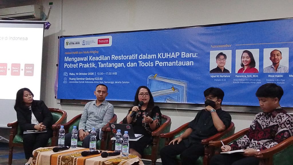 Sejumlah pakar dan pegiat hukum menilai penerapan keadilan restoratif atau restorative justice (RJ) dalam diskusi di Ruang Seminar Gedung K22.02, Unika Atma Jaya, Kampus Semanggi, Jakarta Selatan, Rabu (14/10/2026). tirto.id/Rayfahd Haykal Diskusi Restorative Justice di Indonesia