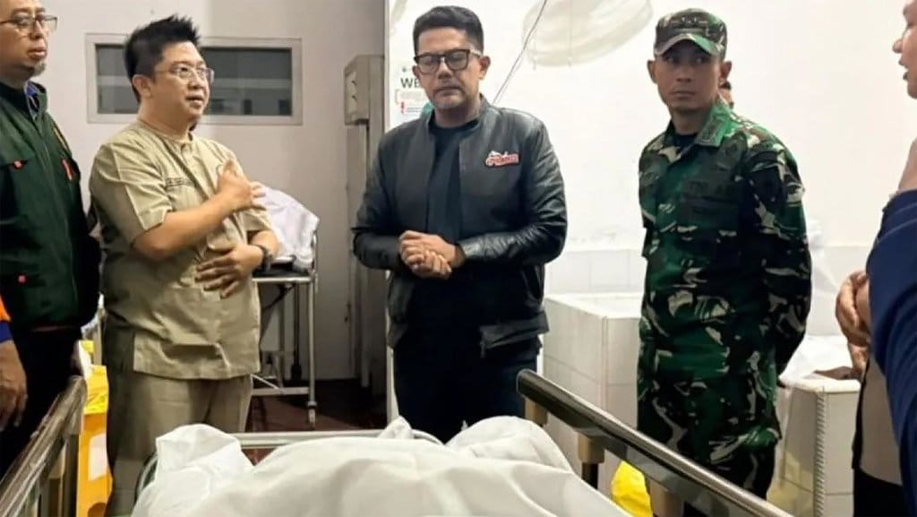 Bupati Probolinggo Mohammad Haris memberikan peringatan keras kepada masyarakat agar tidak membakar lahan untuk membuka atau membersihkan area pertanian usai insiden kebakaran hutan dan lahan (karhutla) Bromo yang menewaskan empat orang pada Kamis (15/10). foto/ANTARA Karhutla Gunung Bromo