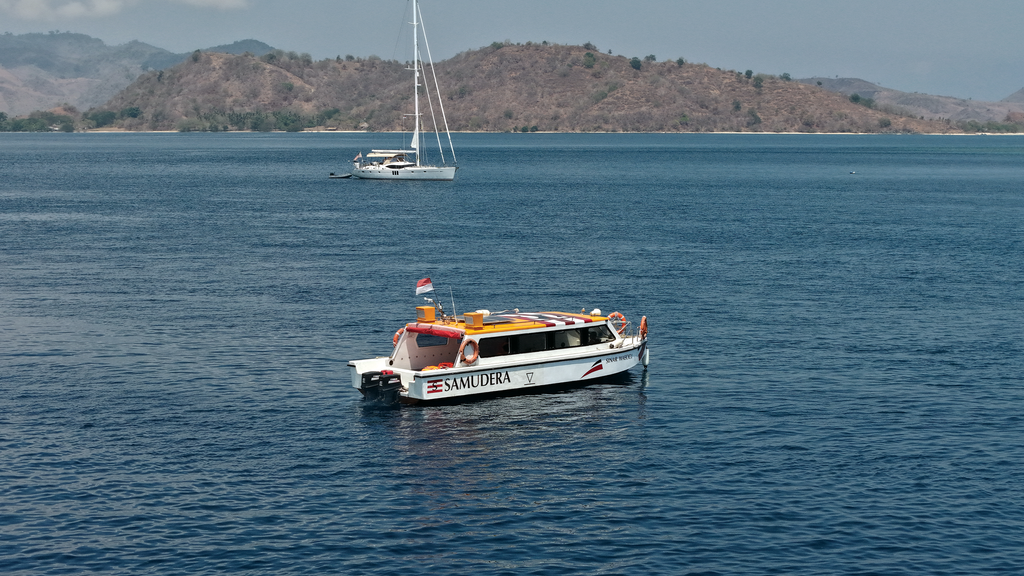 Kapal Samudra yang dinaiki Para guru dan siswa di Pulau Gili Gede, Sekotong, Lombok Barat, NTB. tirto.id/Indana Zulfa Guru di Pulau Gili Gede