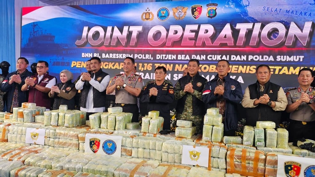 Kegiatan Rilis Ketamine MT Global 168 dengan Barang Bukti Ketamine sebanyak 1,16 Ton di Wilayah Perairan Asahan - Sumatera Utara. foto/Dok. Siaran Pers Rilis Ketamine MT Global 168