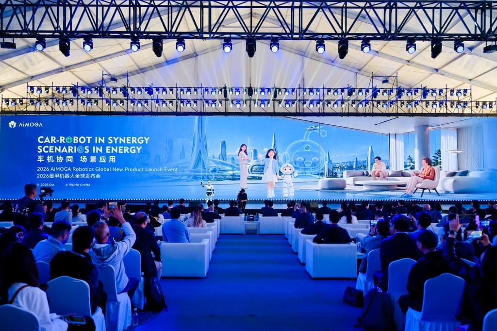 AiMOGA Robotics memperkenalkan Mobo, robot humanoid pendamping keluarga pertamanya untuk konsumen, dalam acara AiMOGA Robotics Global Launch 2026 di Wuhu, Provinsi Anhui, Tiongkok pada Kamis (22/10/2026). FOTO/Dok. AiMOGA. Header Rilis AiMOGA Robotics