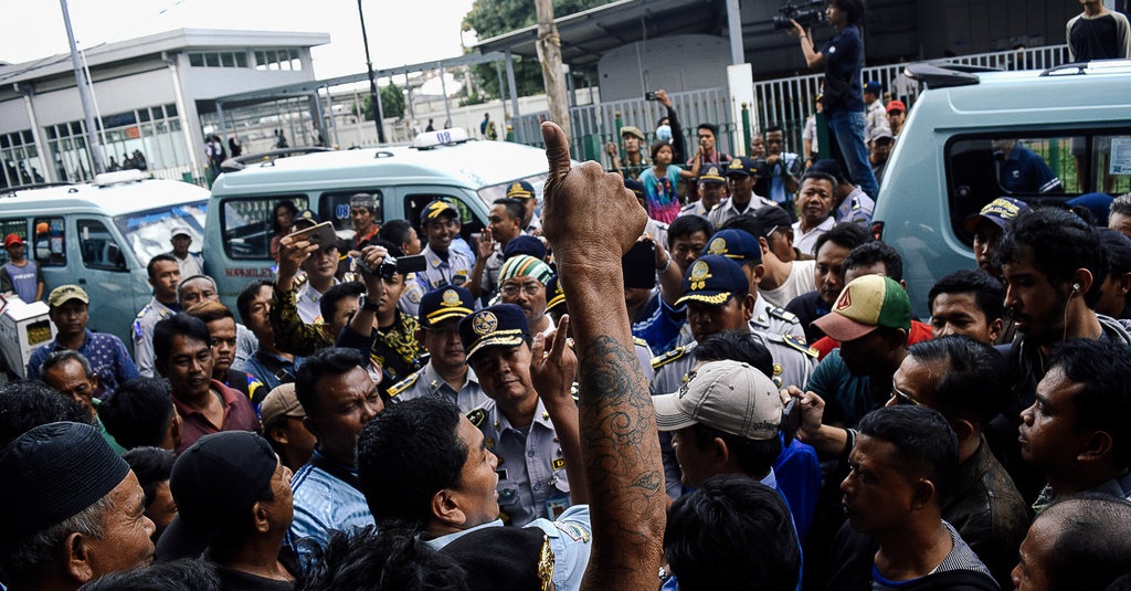 Sopir Angkot Tanah Abang Menjawab Tudingan Demo Pesanan