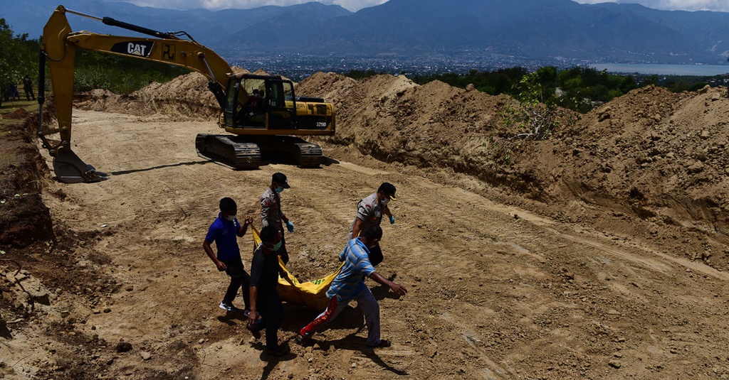 Pemakaman Masal Korban Gempa Palu Foto Tirto Id