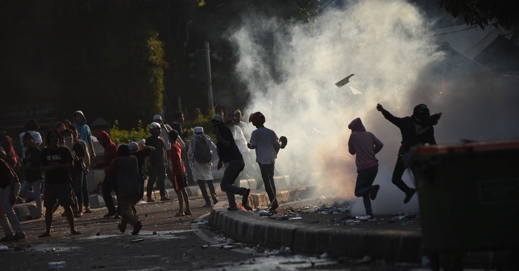 Dua Korban Peluru Karet Aksi Mei Petamburan Dibawa Ke Rs