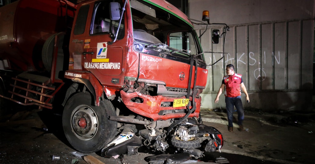 Sopir Kernet Truk Pertamina Tersangka Tabrakan Maut Di Cibubur