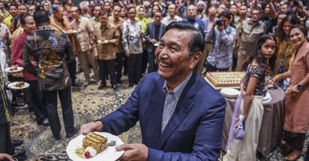 Bahlil Doakan Luhut Cepat Sembuh Agar Bisa Berkoordinasi Lagi