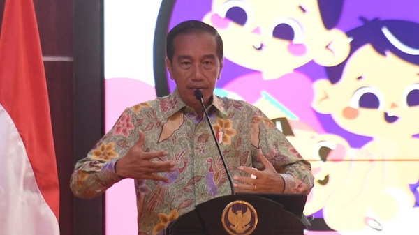 Jokowi Minta Menteri Waspadai Kenaikan Harga Beras Minyak Goreng