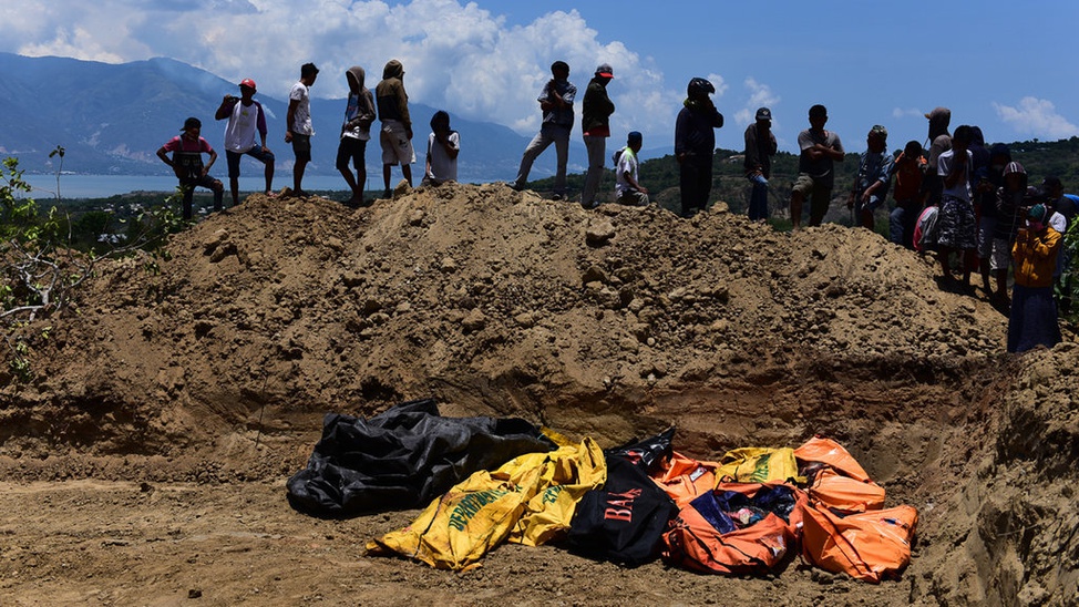 Pemakaman Masal Korban Gempa Palu Foto Tirto ID