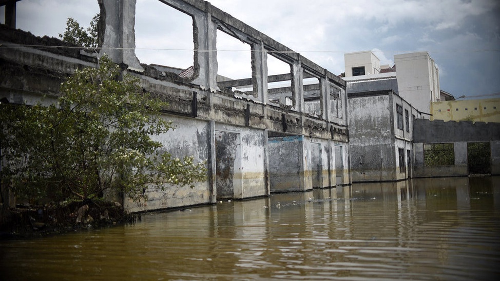 Banjir Rob Di Pesisir Muara Baru