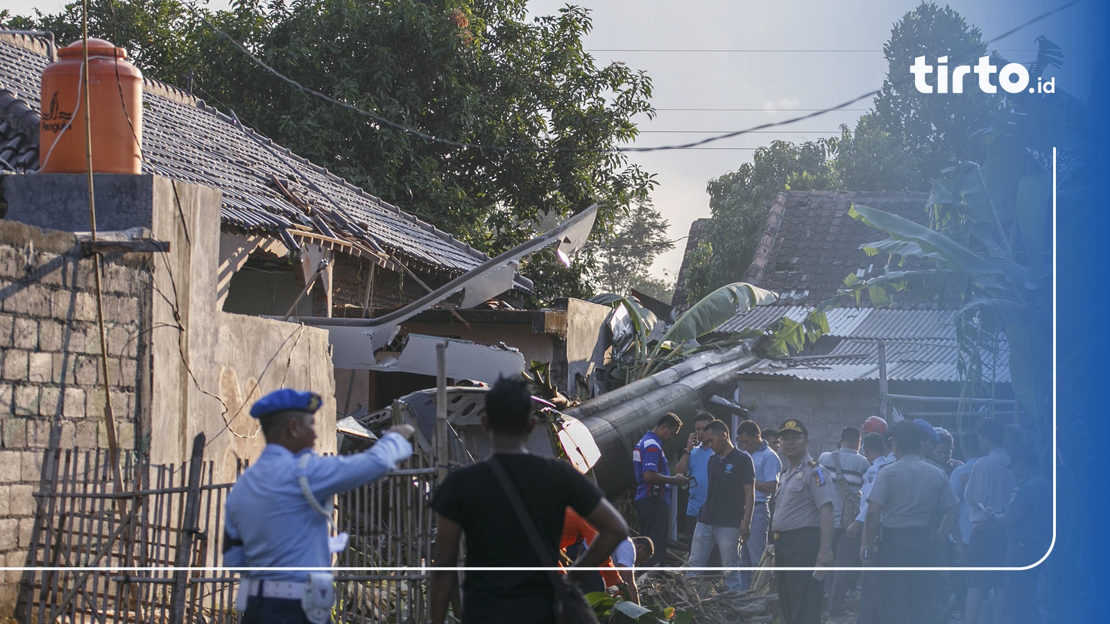 Helikopter Milik Tni Ad Jatuh Menimpa Rumah Di Sleman