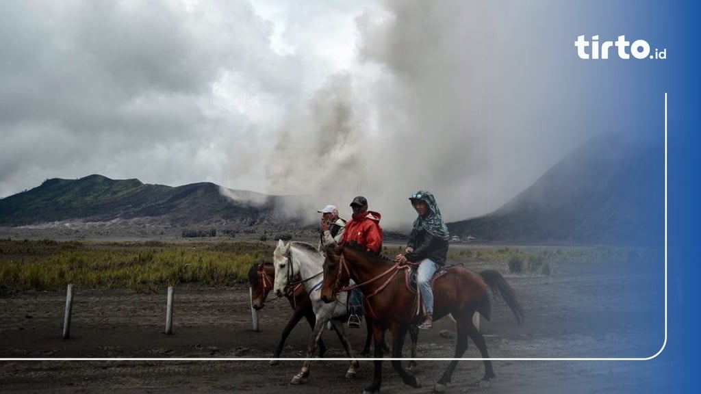 Kebakaran Gunung Semeru Tak Pengaruhi Aktivitas Wisata Di Bromo