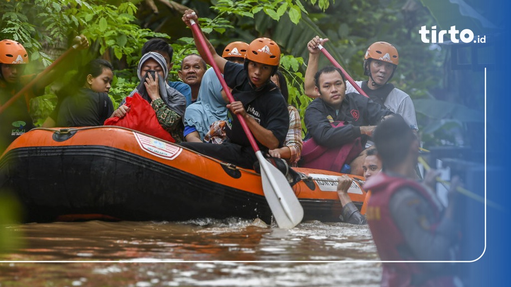 Banjir Di Jakarta Ketinggian Banjir Di Cawang Jaktim Capai 2 45 Meter