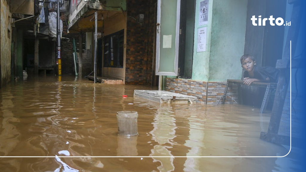 Banjir Di Kebon Pala Jakarta Timur Capai Meter