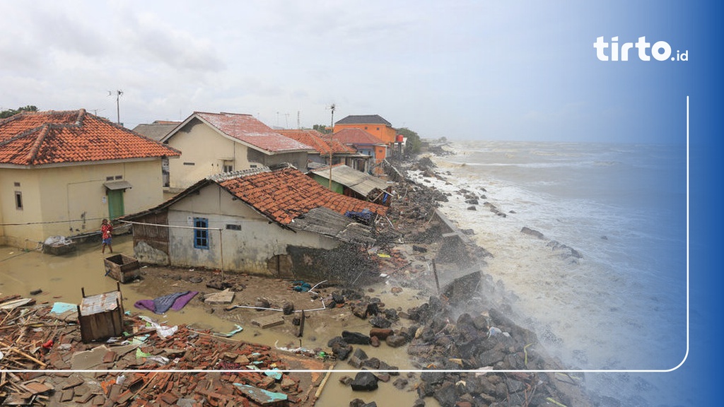 21 Rumah Di Indramayu Rusak Parah Diterjang Gelombang Pasang