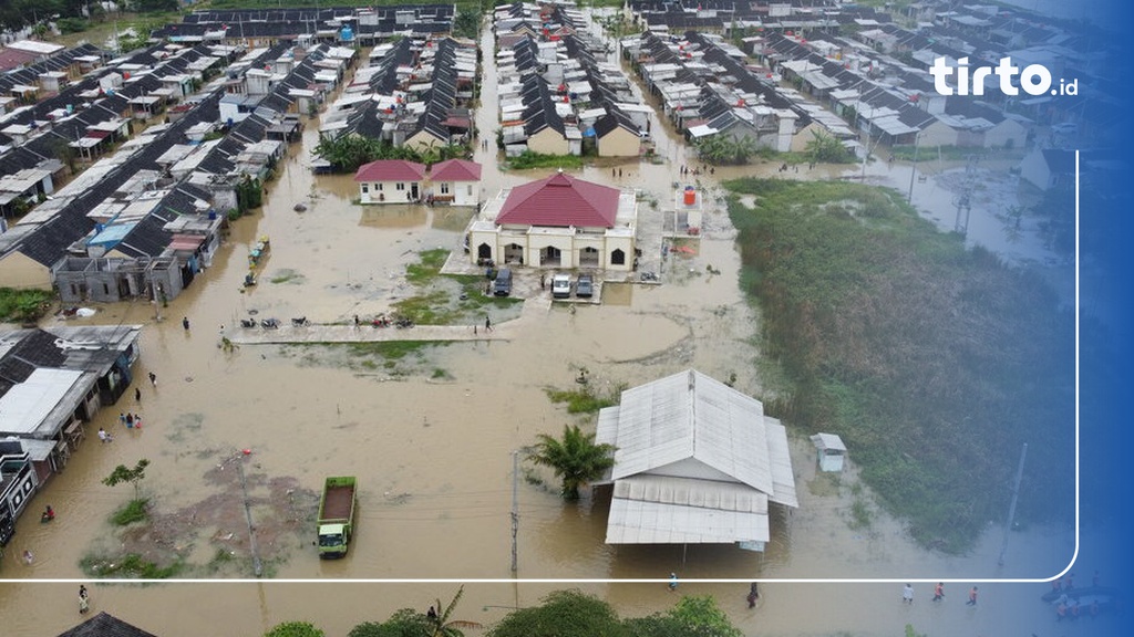 Puluhan Sekolah Di Bekasi Terendam Banjir Siswa Belajar Daring