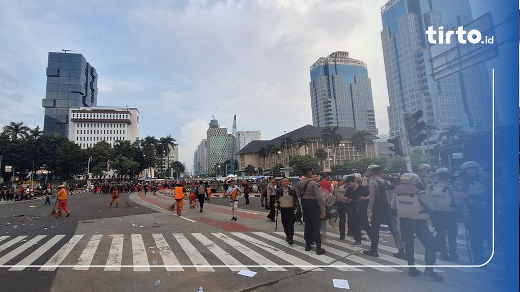 Jumat Sore Massa Aksi Unjuk Rasa Di Patung Kuda Bubarkan Diri