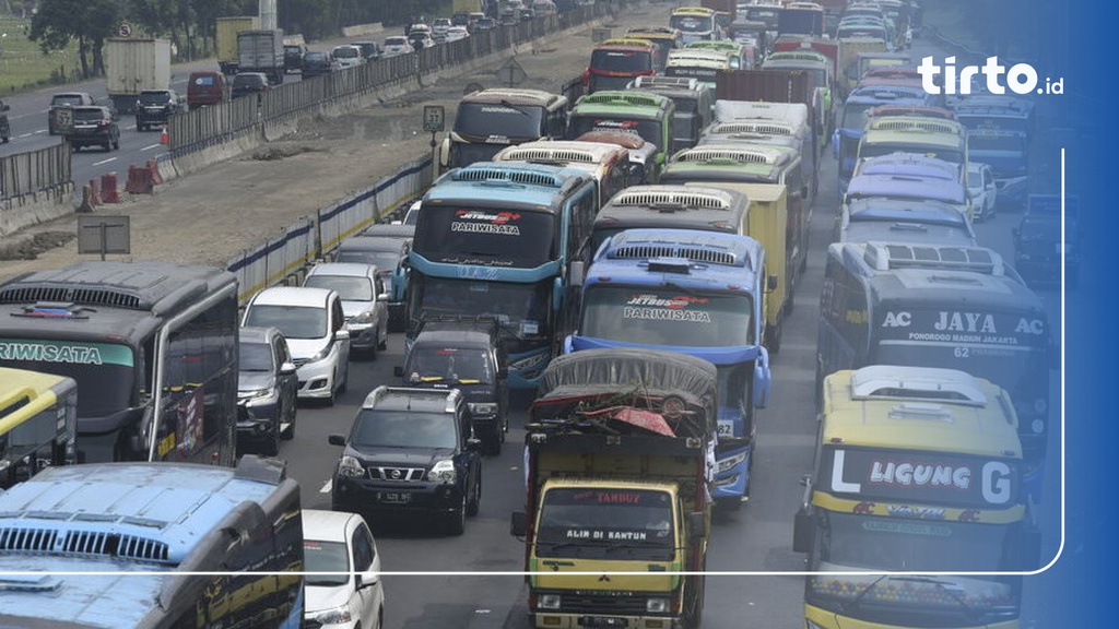 Ribu Kendaraan Sudah Kembali Ke Jakarta Lewat Tol Cikampek