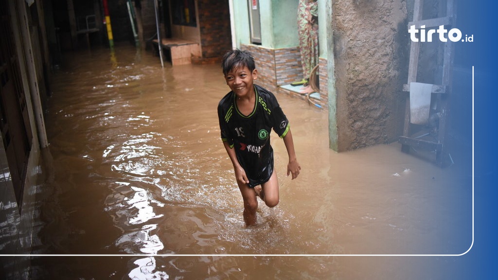 Curah Hujan Tinggi Banjir Genangi 10 Titik Ruas Jalan Di Jakarta