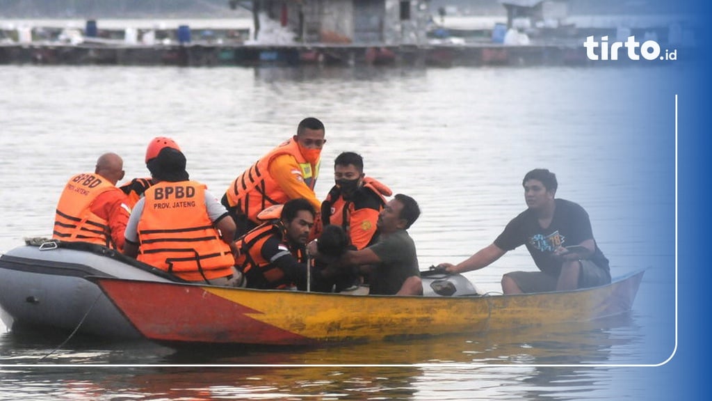 Perahu Tenggelam Di Waduk Kedung Ombo Boyolali Kelebihan Muatan