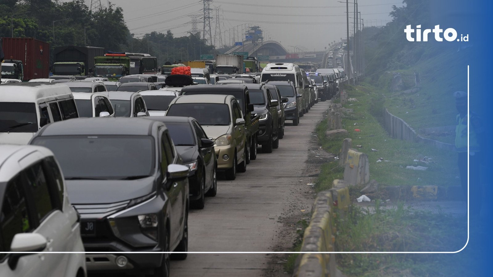 Urai Kemacetan Arus Mudik Contraflow Diberlakukan Di Tol Japek