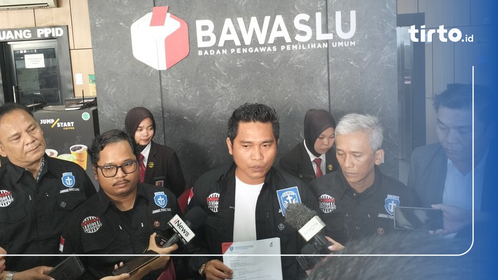 Jokowi Dilaporkan Ke Bawaslu Buntut Pose Dua Jari Di Mobil RI 1