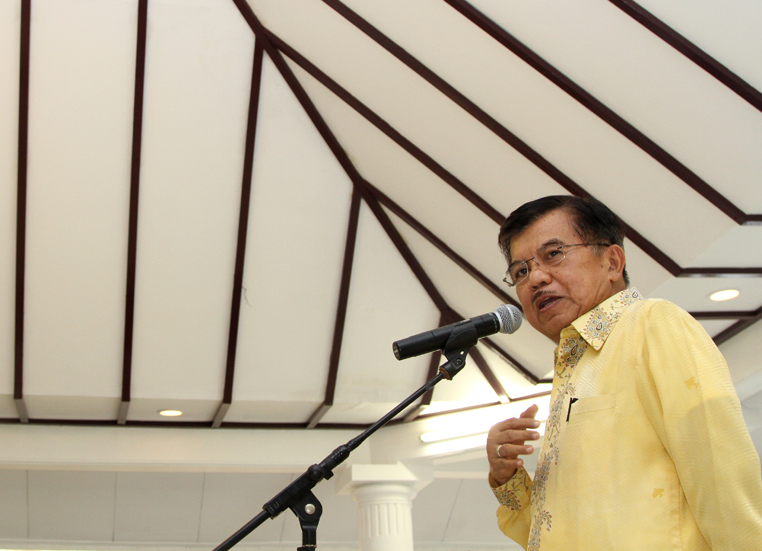 Wapres JK Melayat Asnam Muhidi Mantan Ajudannya