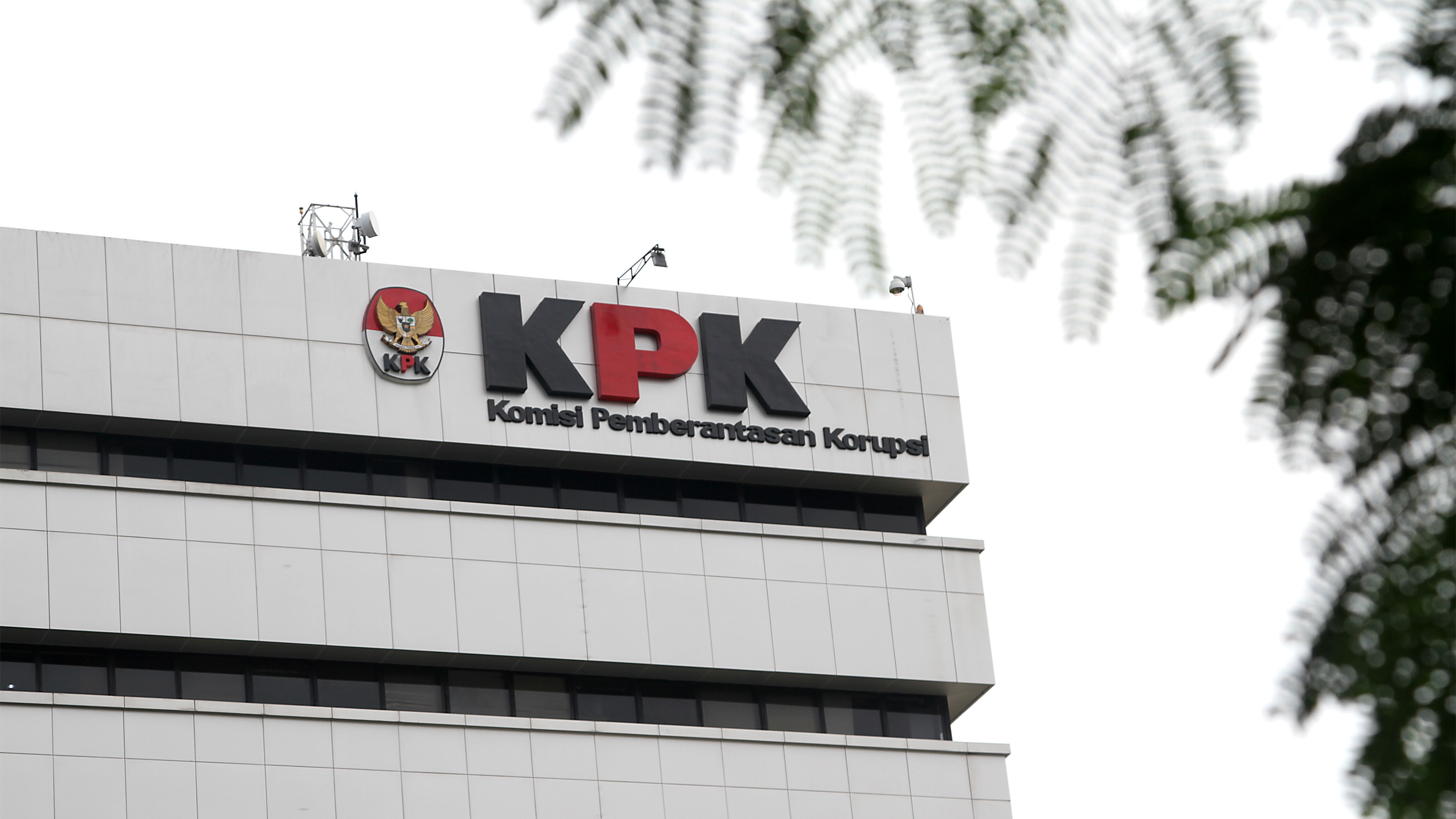 KPK Tangkap Wali Kota Non Aktif Cimahi KPK Tangkap Wali Kota Non Aktif Cimahi