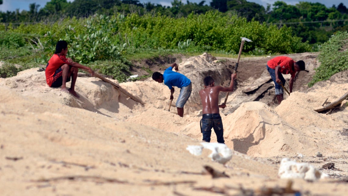 PENAMBANGAN PASIR LAUT