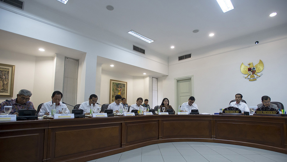 Jokowi Panggil Menterinya Bahas Perpres & Full Day School Jokowi Panggil Menterinya Bahas Perpres & Full Day School