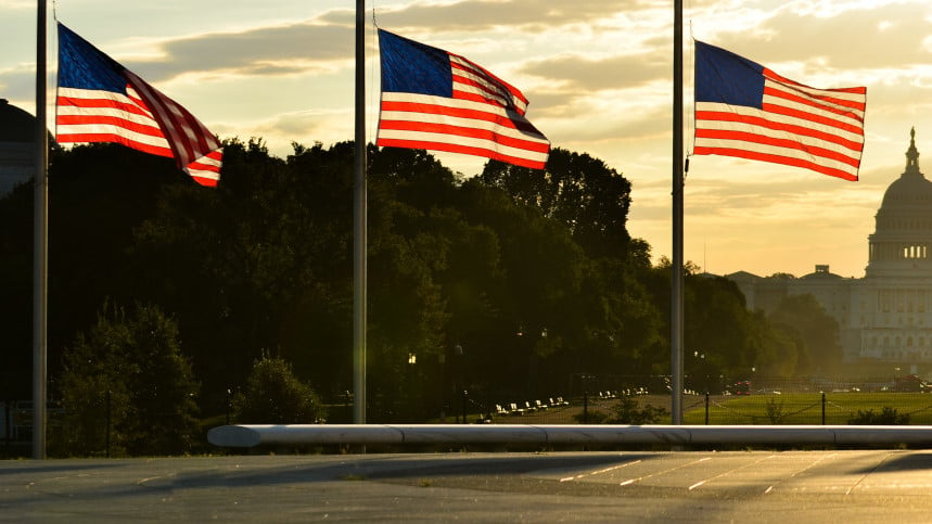 bendera AS di depan white house