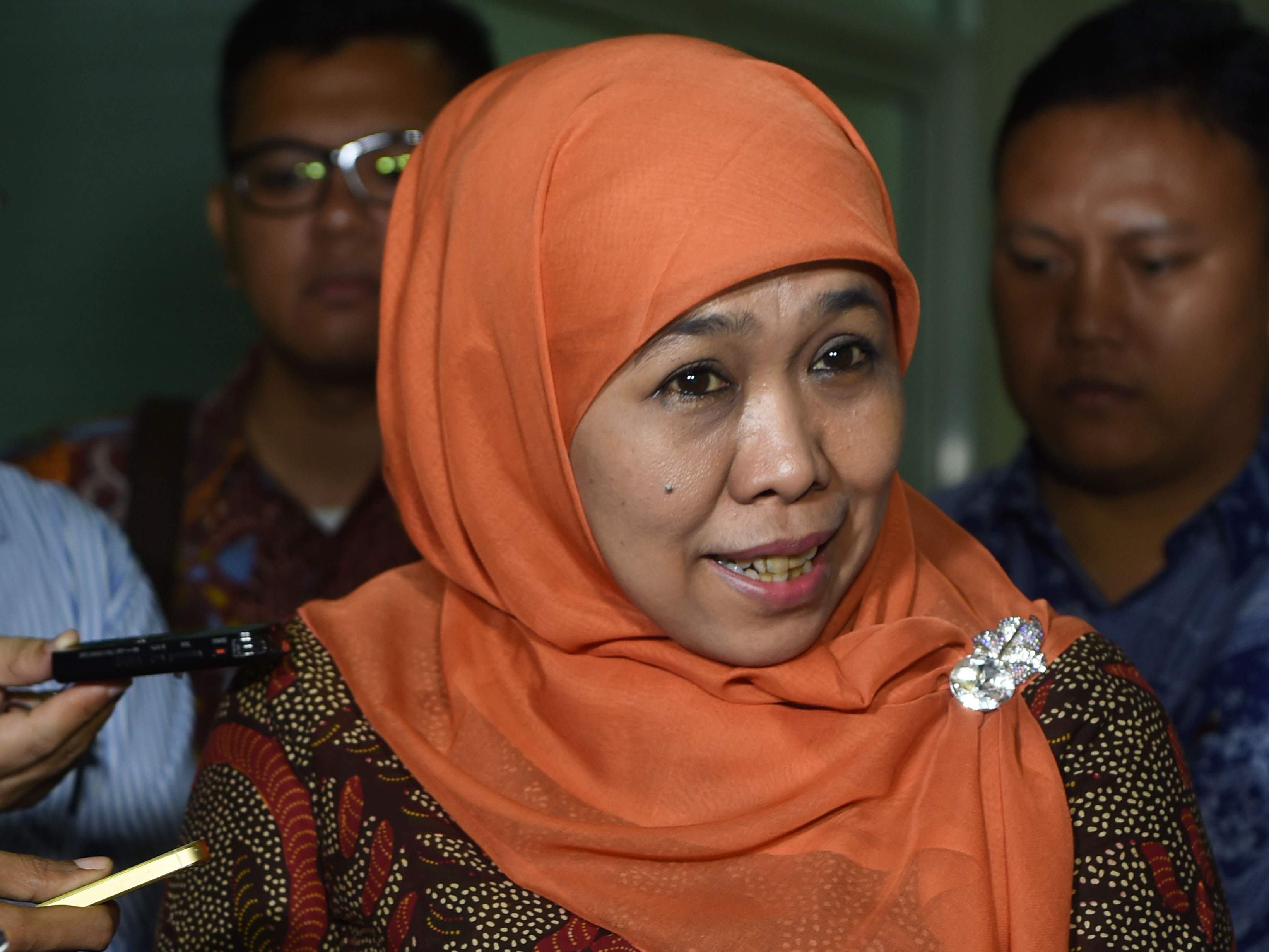 Nasdem Tunggu Jokowi Izinkan Khofifah Maju di Pilgub Jatim Nasdem Tunggu Jokowi Izinkan Khofifah Maju di Pilgub Jatim