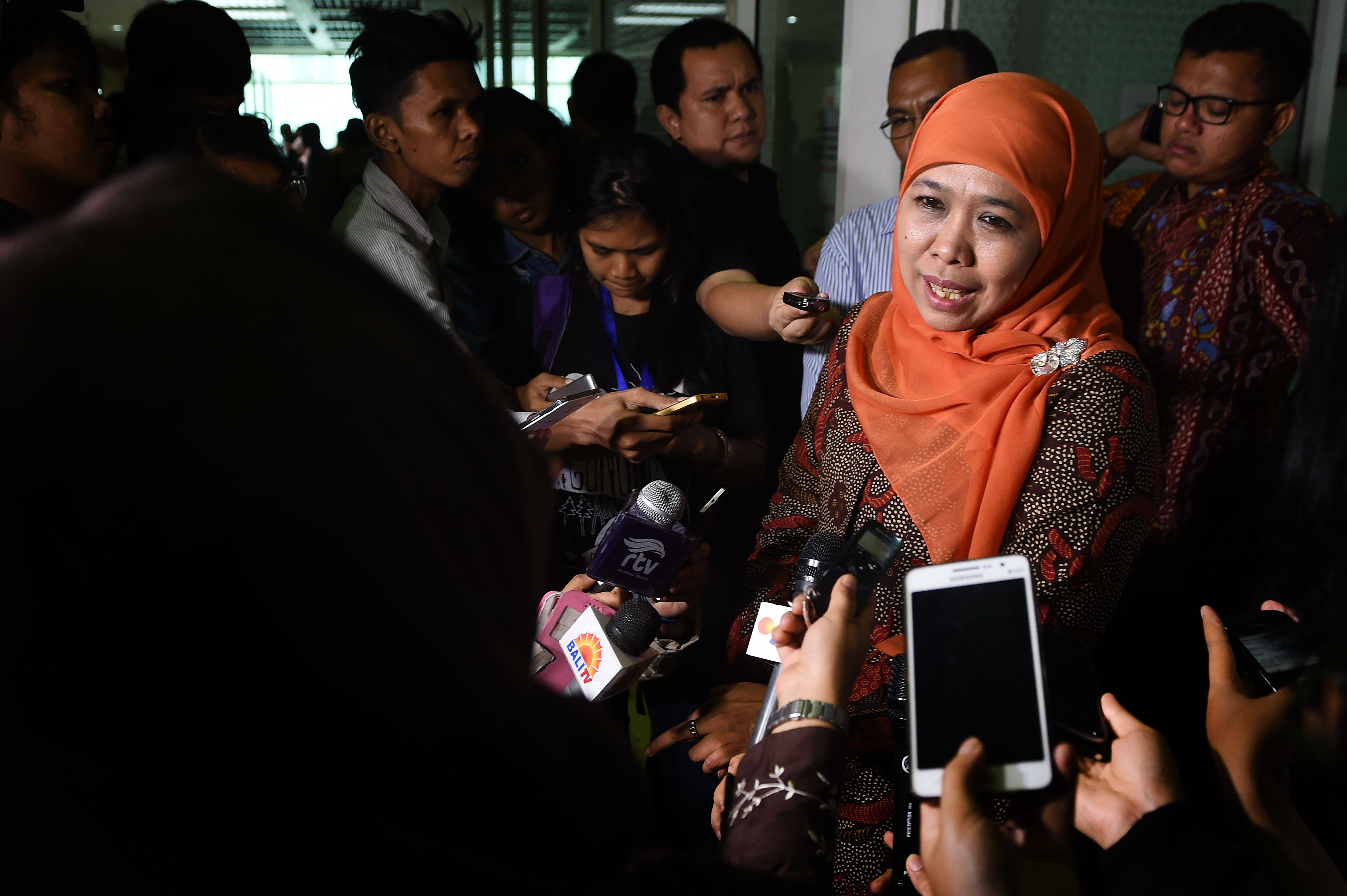 Khofifah Belum Minta Izin Ke Jokowi Soal Pilgub Jatim Khofifah Belum Minta Izin Ke Jokowi Soal Pilgub Jatim