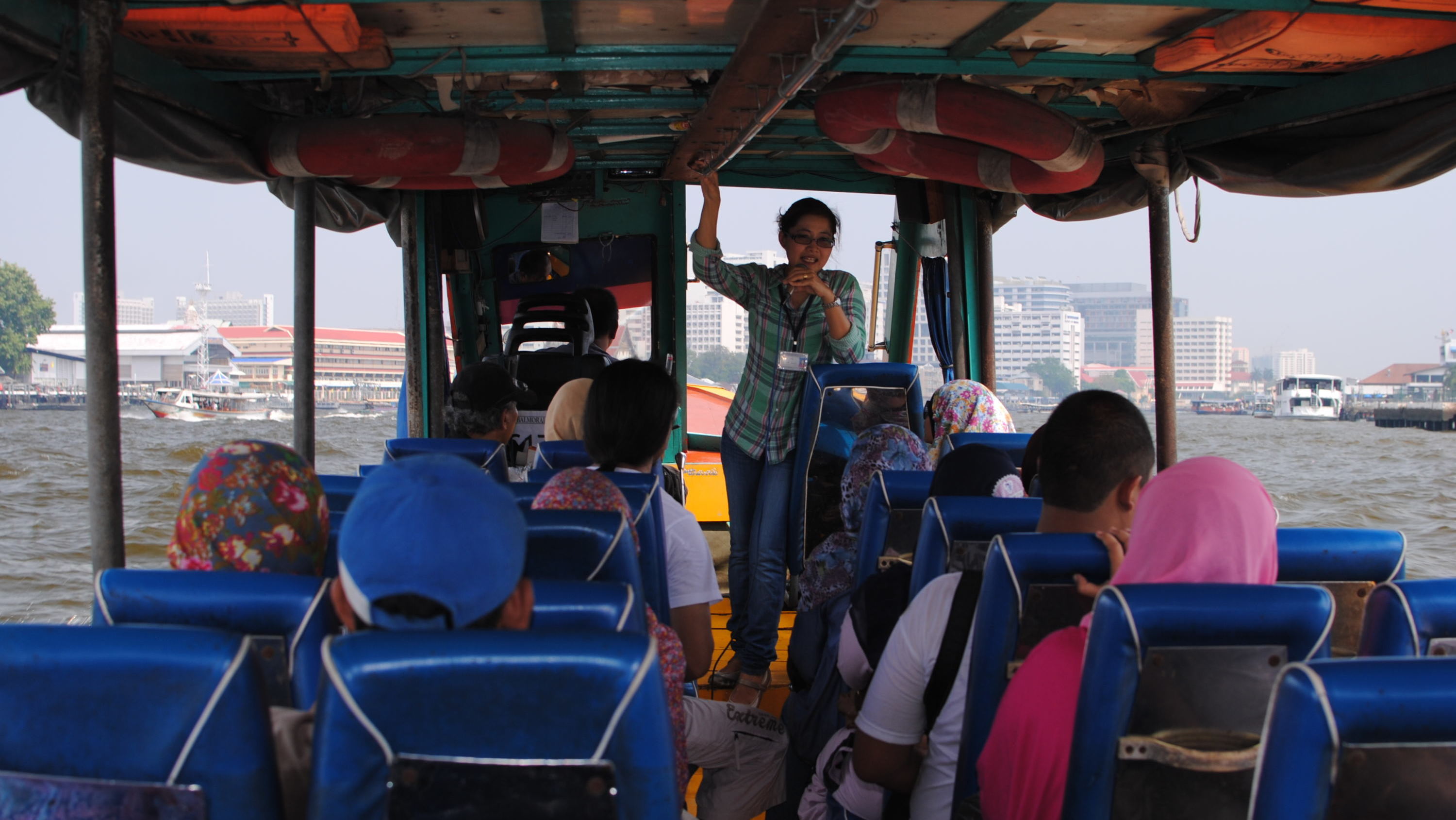 TIRTO pemandu wisata bangkok3 ratio 16x9 JPG
