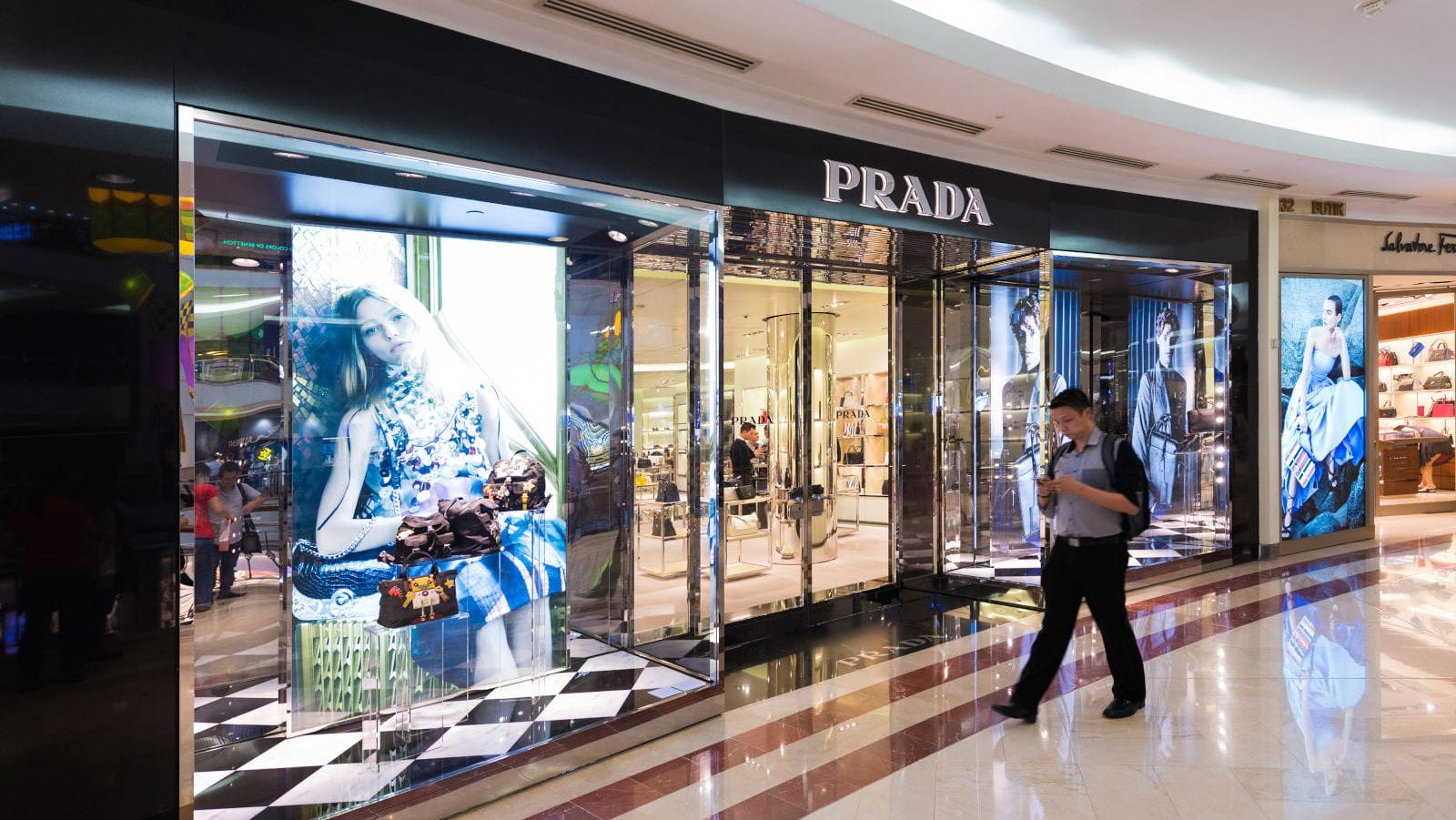 Prada sengketa merek