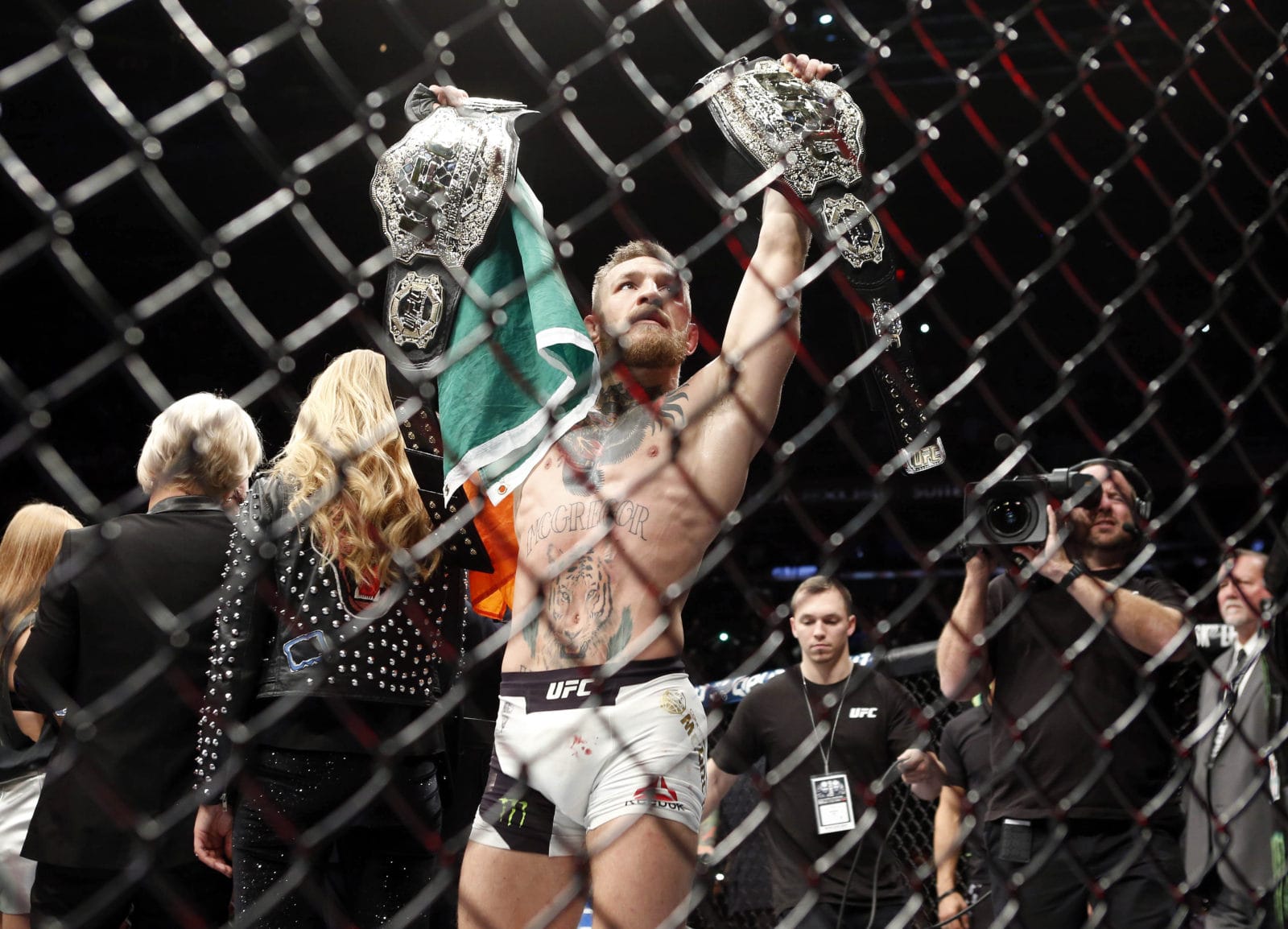 Panduan Lengkap Nonton Live Streaming UFC 329 McGregor vs Holloway 2026