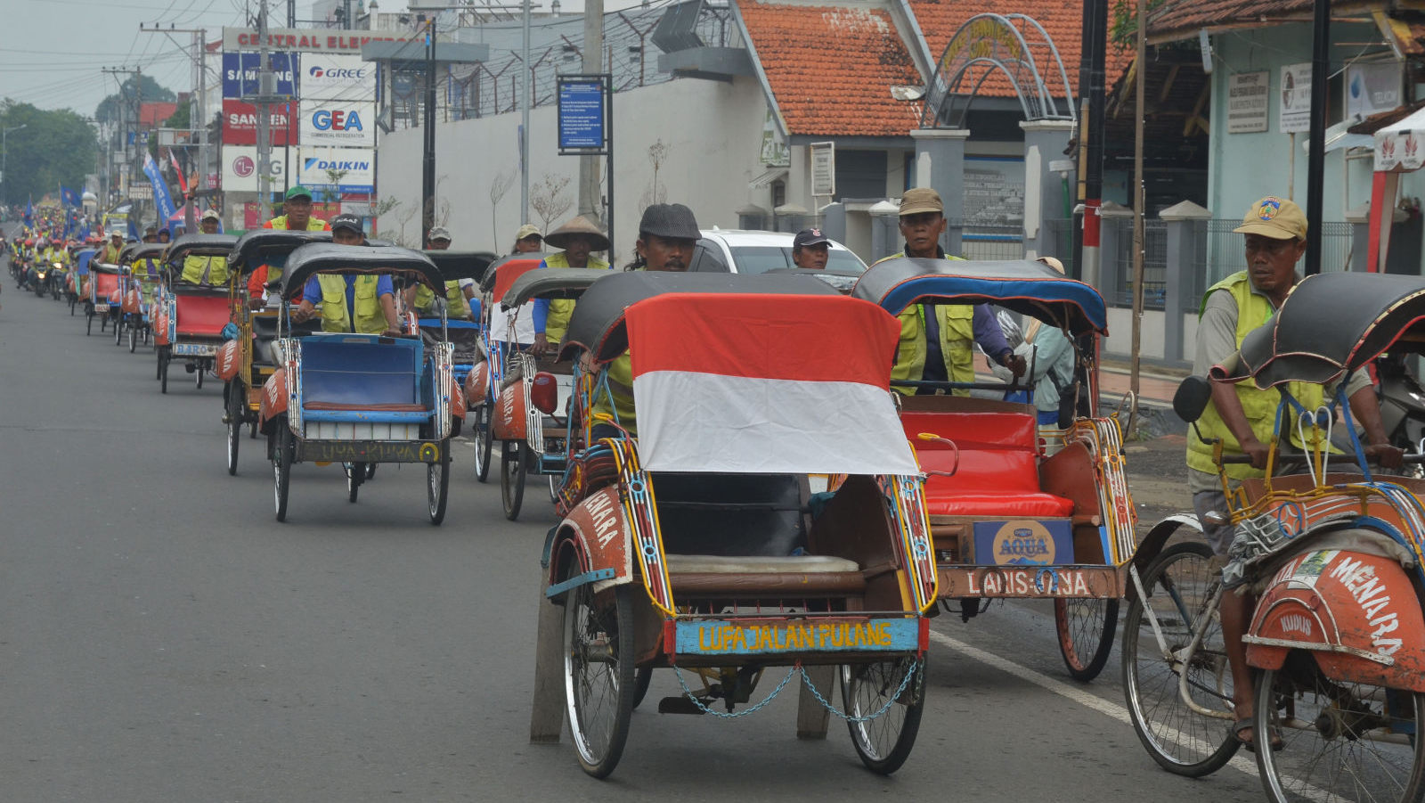 Unjuk Rasa Pengemudi Becak Dan Ojek TirtoID