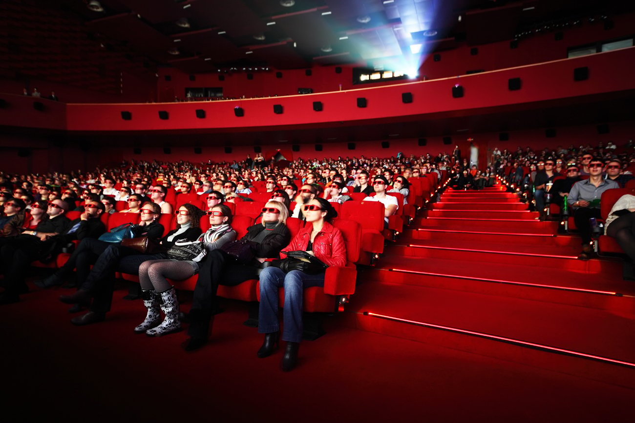  penonton film di bioskop