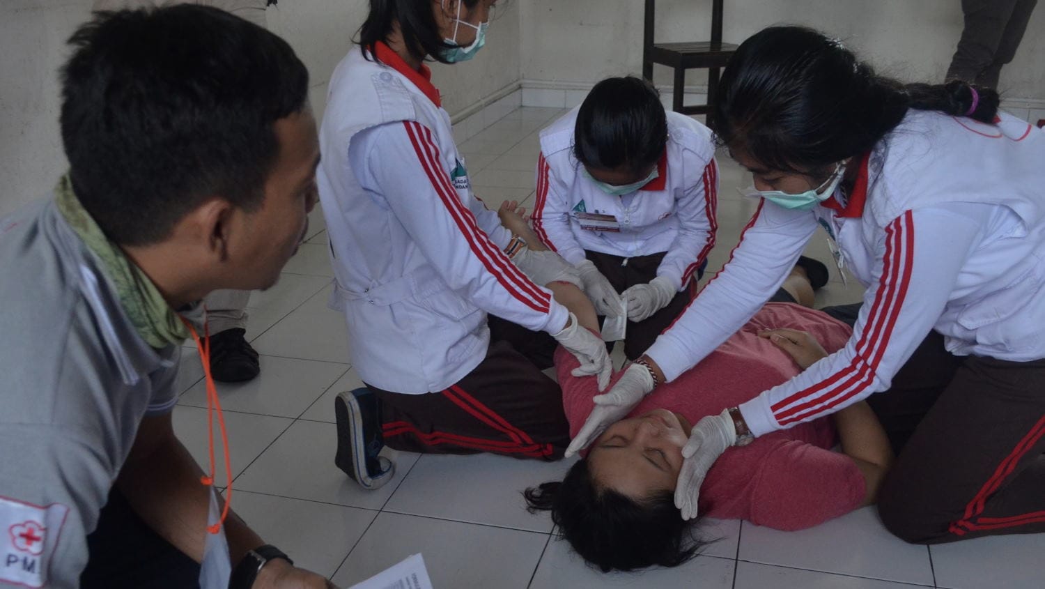 LOMBA PALANG MERAH REMAJA