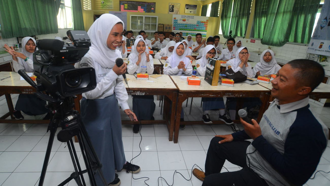 JURNALIS MENGAJAR