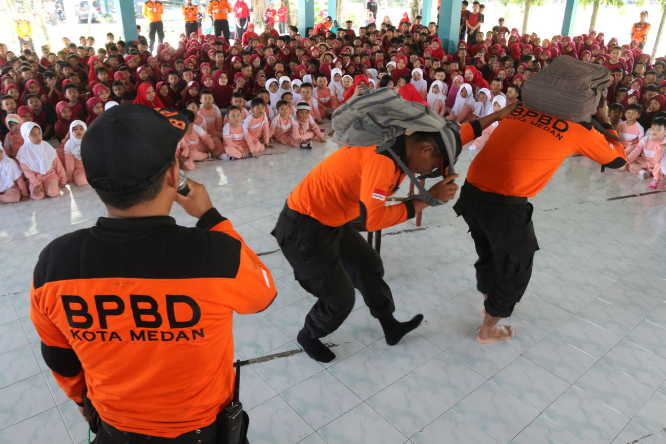 Palu Diguncang Gempa, Warga Berhamburan - Tirto.ID