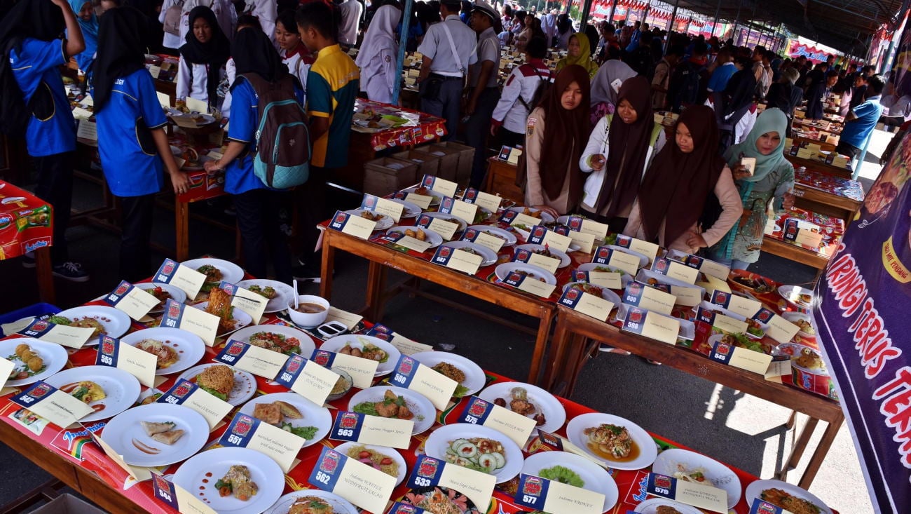 REKOR MURI MEMASAK MENU MIE